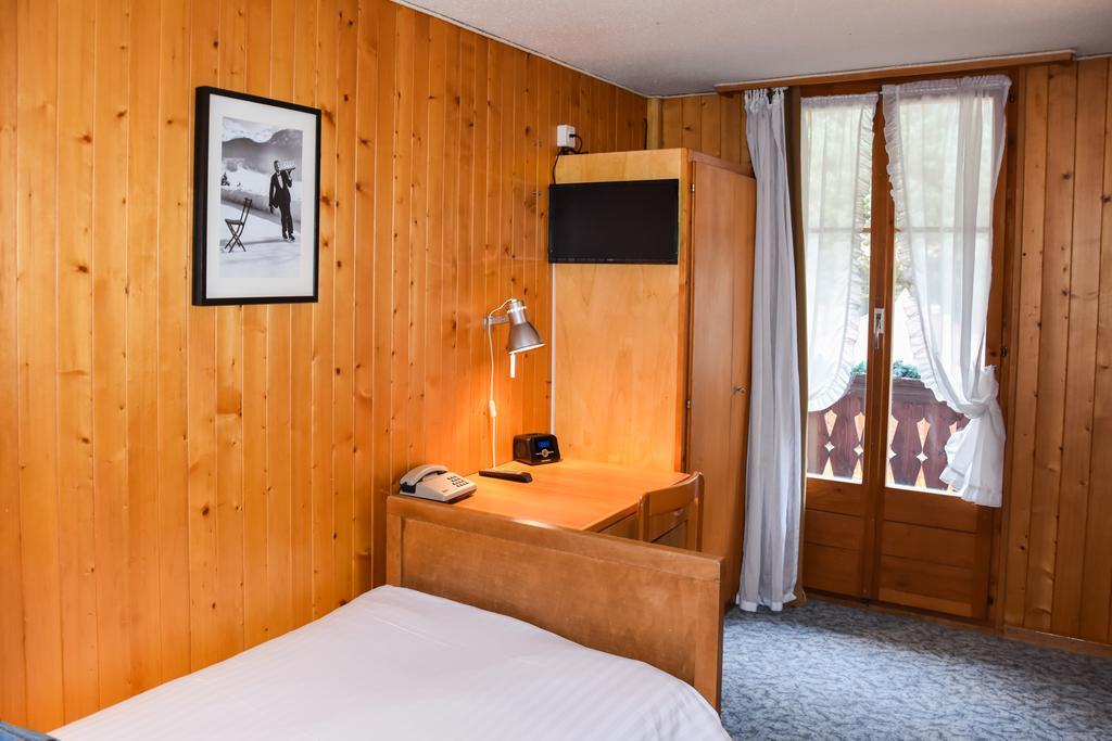 Hotel Des Alpes Champéry Pokoj fotografie